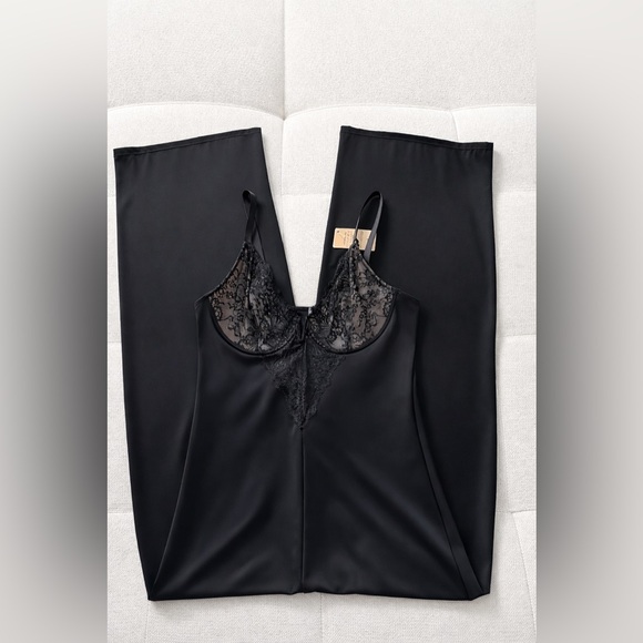 Popilush-Lace Deep V-Neck Sculpting Wide Leg Jumpsuit Size: XL - Picture 3 of 7